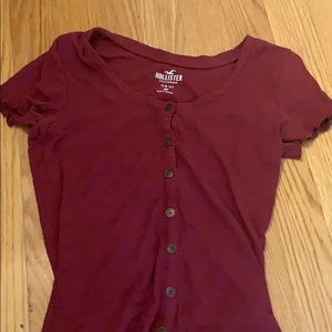Maroon Hollister tee